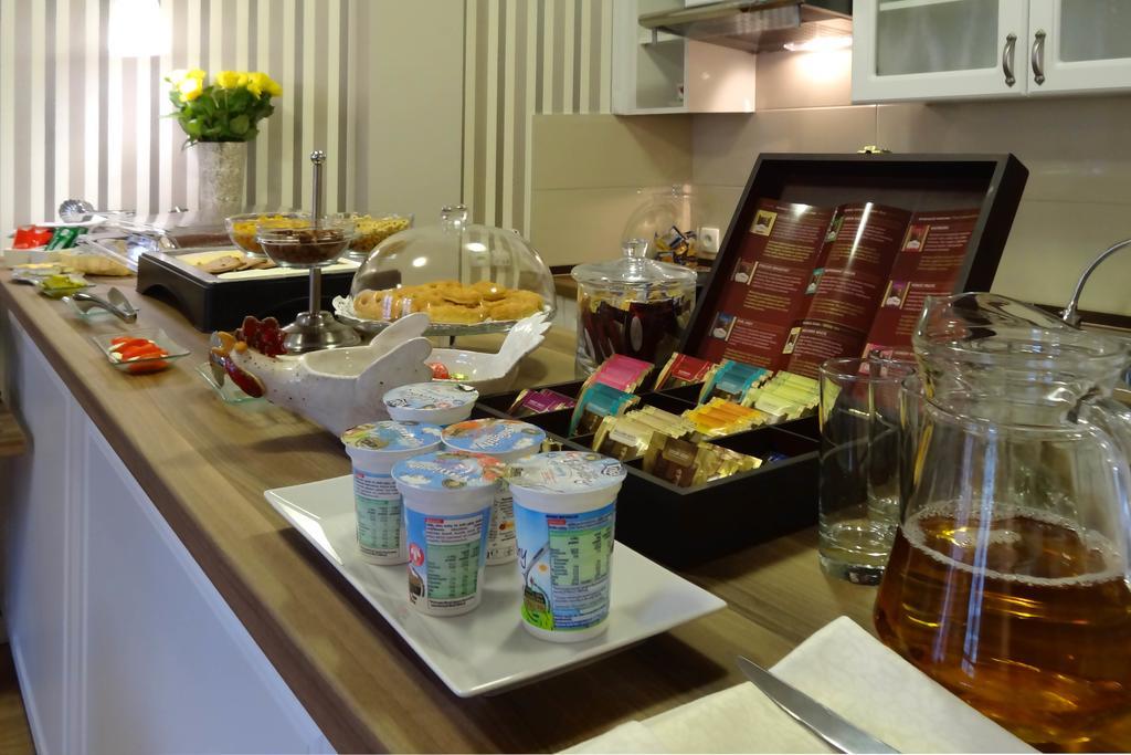 Apartamenty Centrum Villa Perla 옐레니아구라 외부 사진