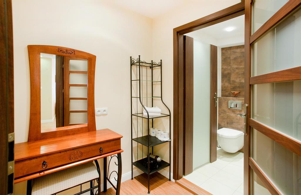 Apartamenty Centrum Villa Perla 옐레니아구라 외부 사진