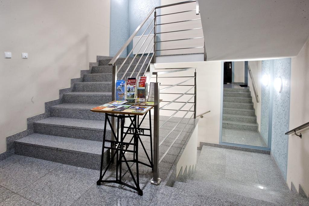 Apartamenty Centrum Villa Perla 옐레니아구라 외부 사진
