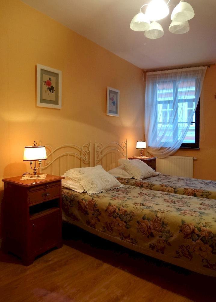 Apartamenty Centrum Villa Perla 옐레니아구라 외부 사진
