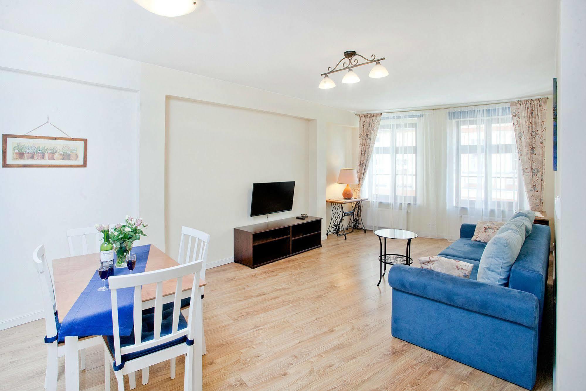 Apartamenty Centrum Villa Perla 옐레니아구라 외부 사진