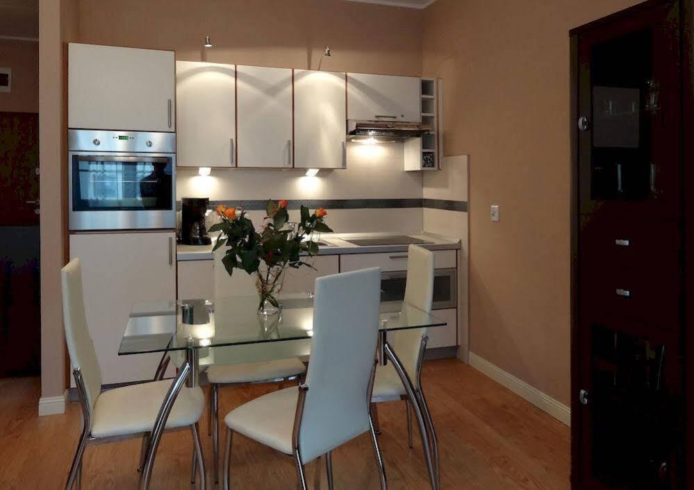 Apartamenty Centrum Villa Perla 옐레니아구라 외부 사진